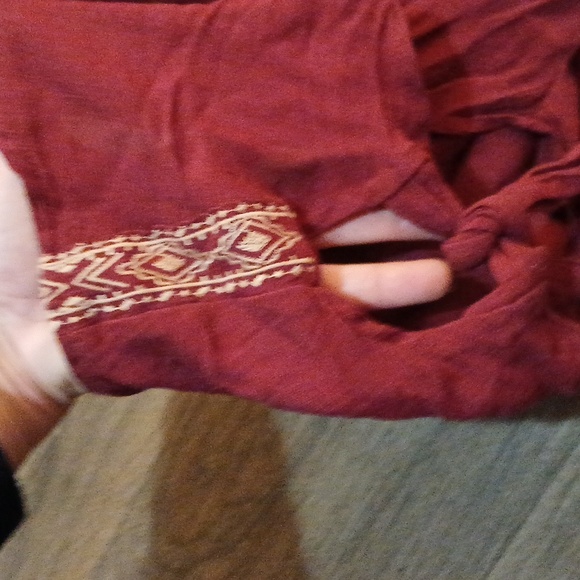 Mine Tied Short Sleeve Embroidered Peasant Top. - Picture 6 of 10